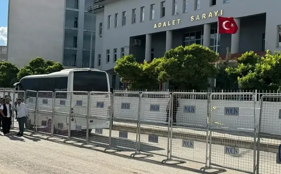Yüksekova’da gözaltına alınan 30 şüpheli adliyeye sevk edildi