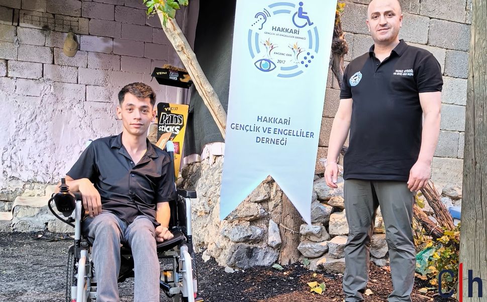 Başkan Aydoğdu'dan 2 Özel Gereksinimli Öğrencilere Akülü Araba Desteği