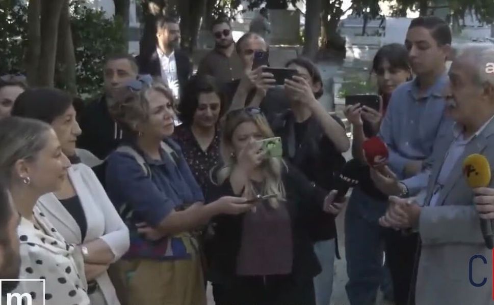 Mızraklı, Sırrı Süreyya Önderin mezarını ziyaret etti