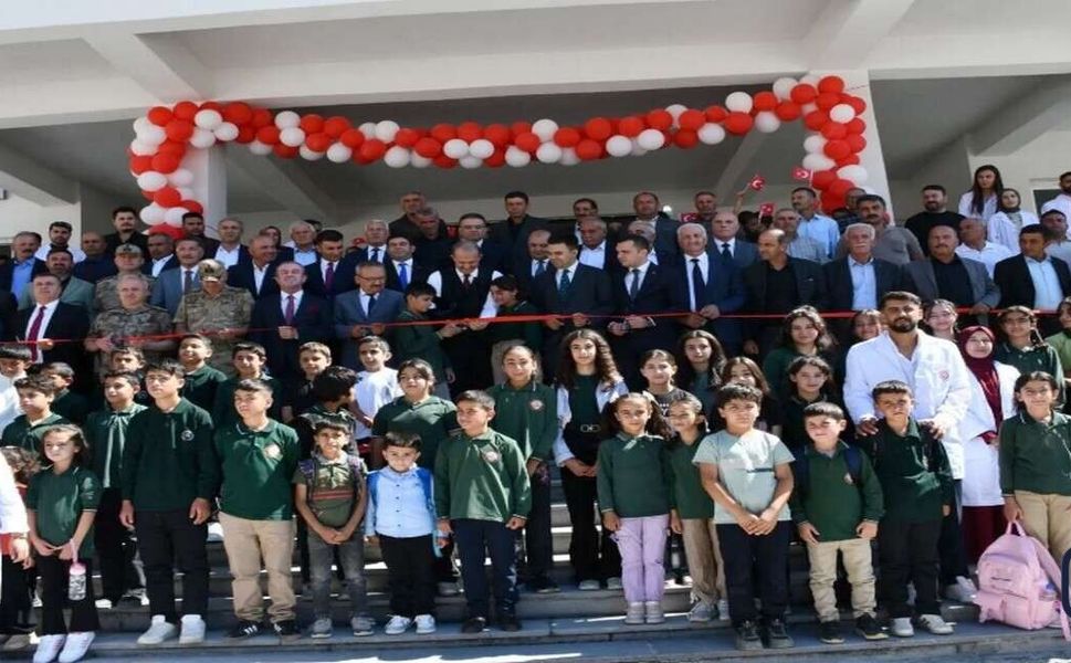 Akçalı’da 16 derslik okul açıldı