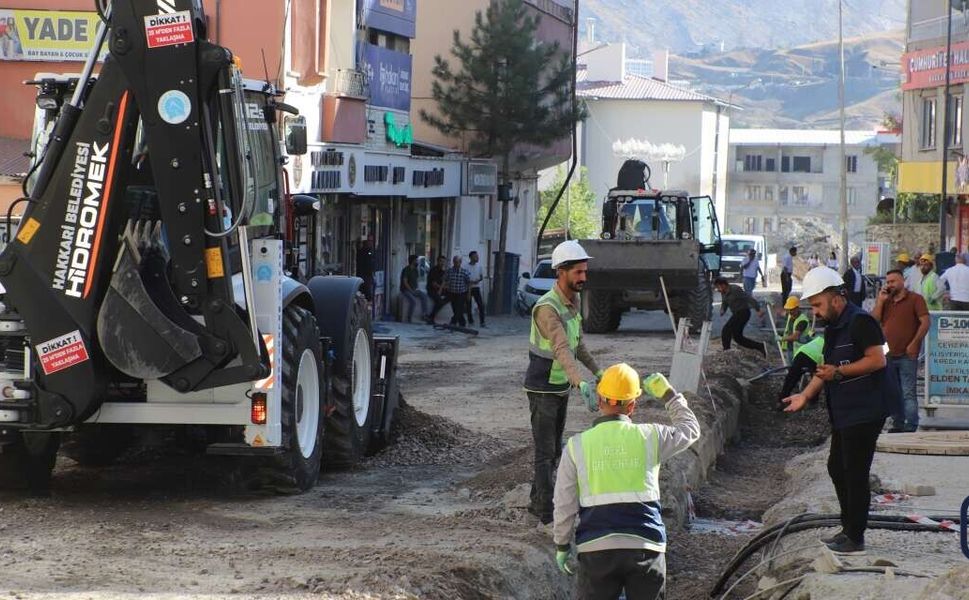 Altay Caddesi’nde altyapı tamamlandı, sıra asfaltta
