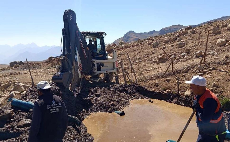 Hakkari Belediyesi Berçelan’da kış hazırlığına başladı