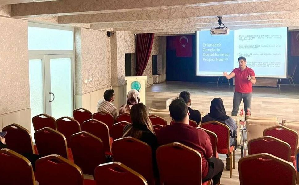Şemdinli’de Gençlere evlilik öncesi eğitim verildi