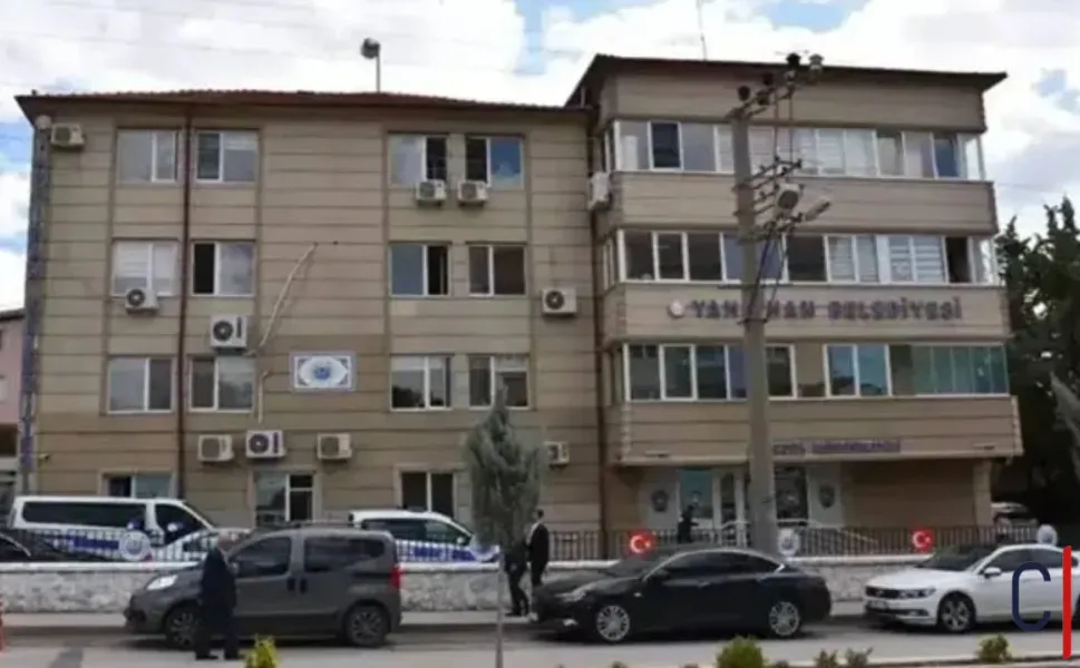 AKP ve MHP'li eski başkanlar yolsuzluktan gözaltında