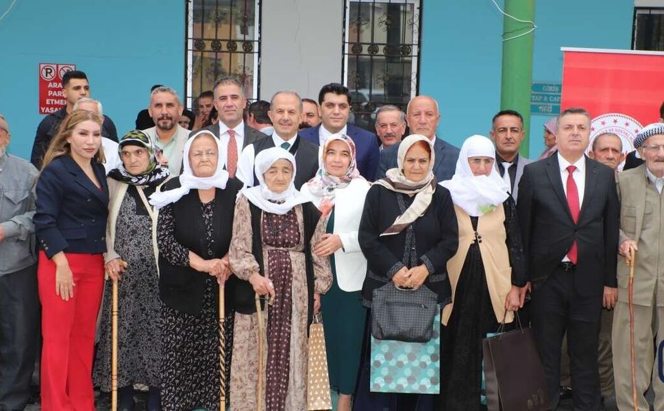 Hakkari'de yaşlarılar haftası çeşitli etkinliklerle kutlandı