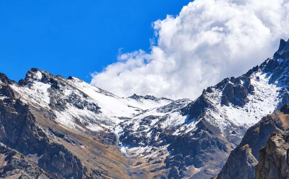 Hakkari'de yüksek kesimler beyaza büründü