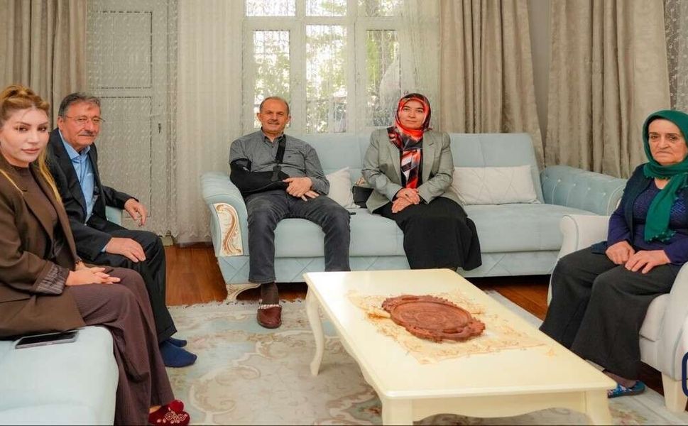 Vali Taşyapan'nın hane ziyaretleri sürüyor