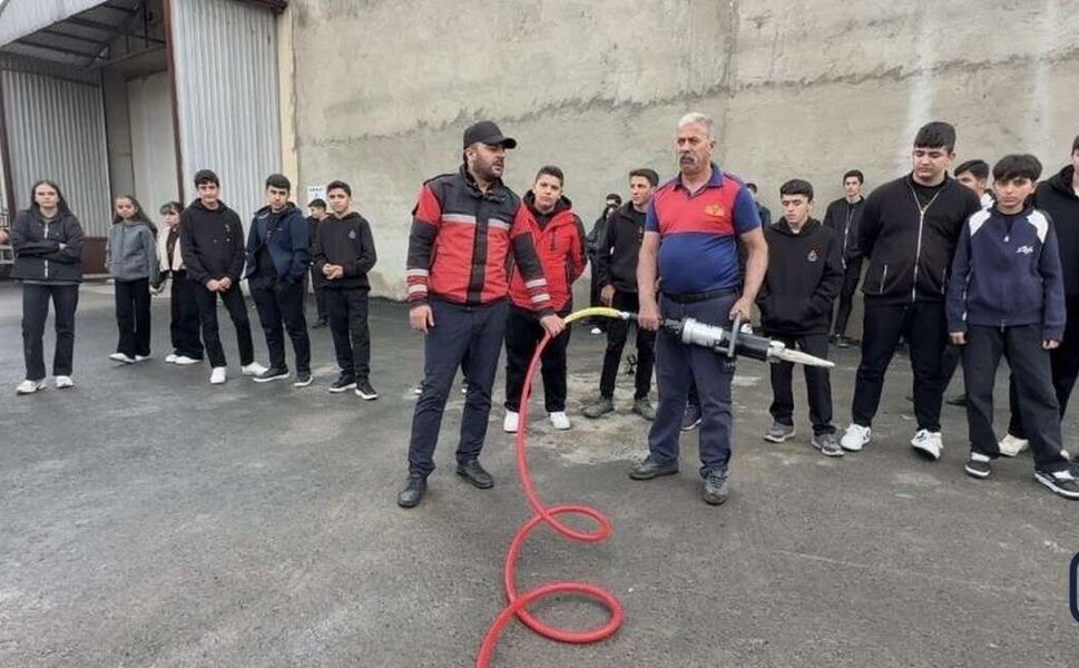 Yüksekova’da öğrencilere itfaiye ve afet eğitimi verildi