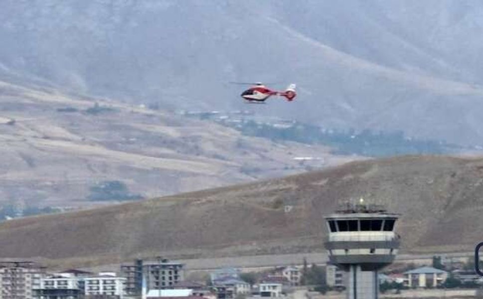 Derecik'te hasta çocuk helikopterle Van’a sevk edildi