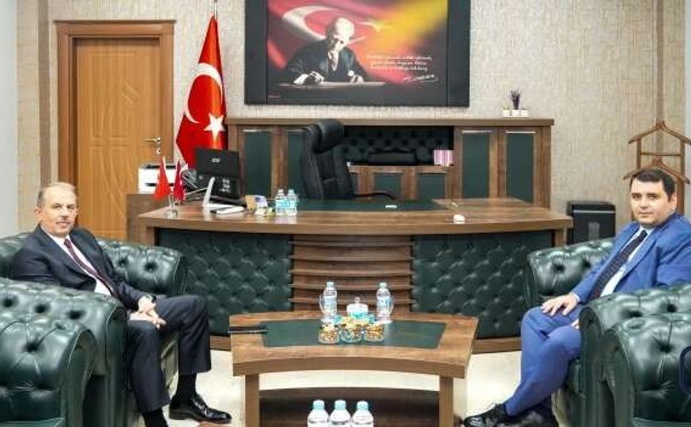Hakkari Valisi Taşyapan’dan Mülkiye Müfettişi’ne ziyaret