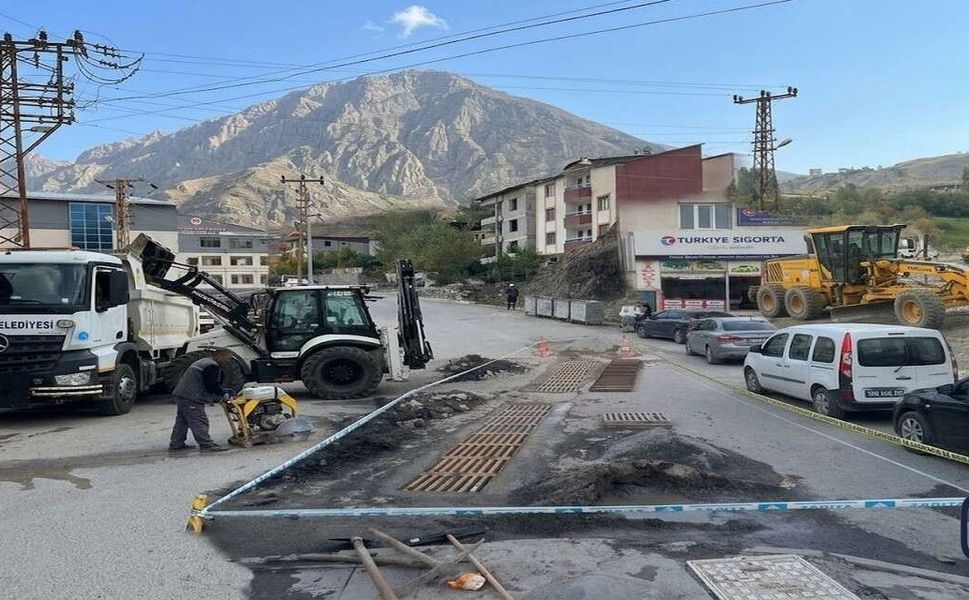Hakkari belediyesinde hizmet atağı devam ediyor