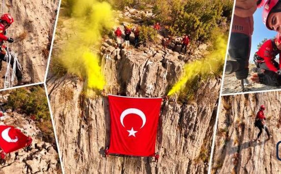 Hakkari’de JAK timinden 29 Ekim’e anlamlı kutlama