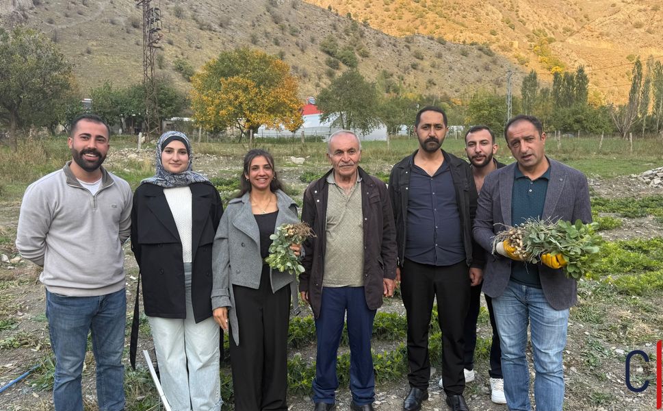 Hakkâri’de Tarımda Bir İlk: 1350 Metre Rakımda Yer Fıstığı Yetiştirildi