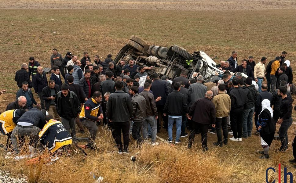 Hakkâri-Van kara yolunda kaza: 1’i ağır 8 yaralı