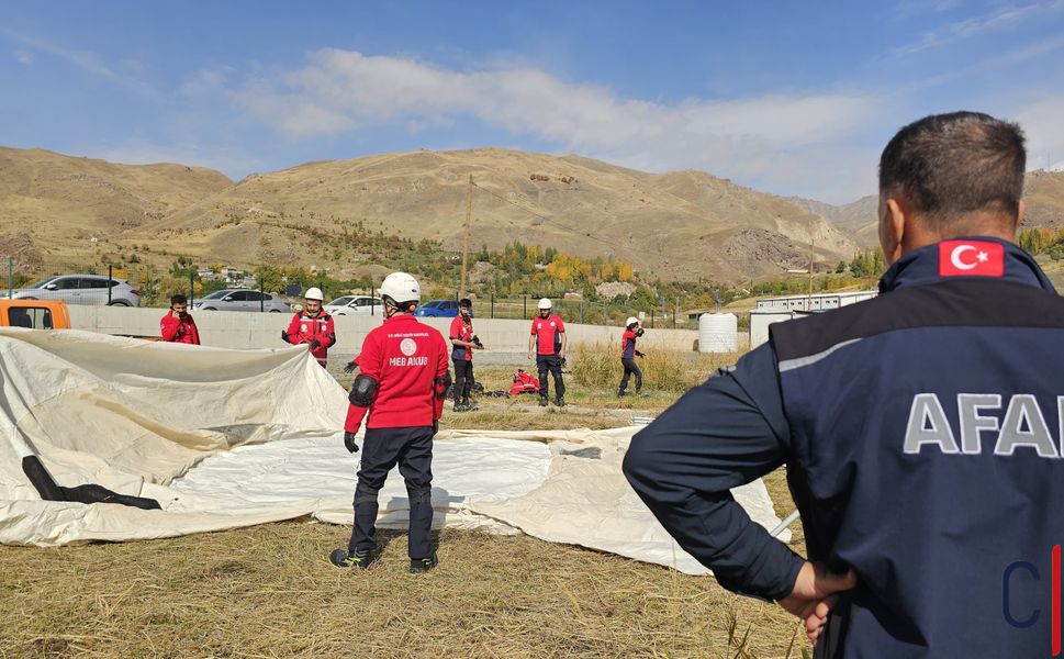 Hakkâri AFAD’dan MEB AKUB Ekibine Acil Barınma Eğitimi