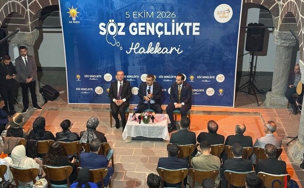 Hakkâri’de Bakan Tekin’den gençlerle samimi buluşma