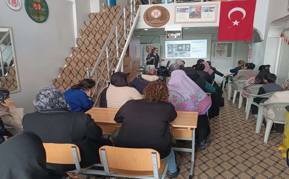 Hakkâri’de Ailelere Bağımlılık eğitimi verildi