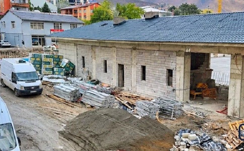 Kent meydanı inşaatı esnafı bıktırdı