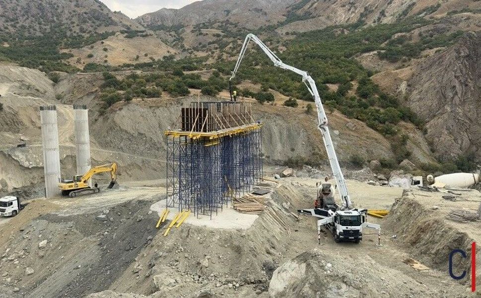 Hakkari-Van yolundaki iki köprünün yapımı sürüyor